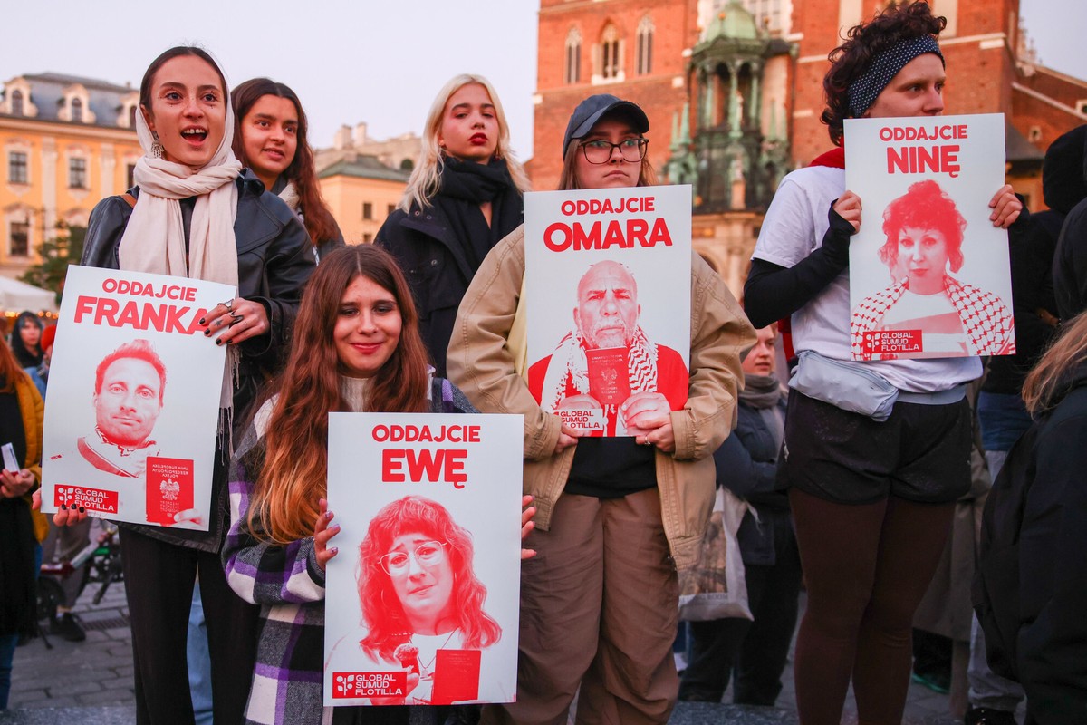 Polacy zatrzymani na flotylli odmówili dobrowolnej deportacji. Czeka ich rozprawa