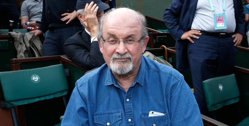 Nowe informacje o stanie zdrowia Rushdiego. Nożownikowi grozi kara więzienia do 32 lat
