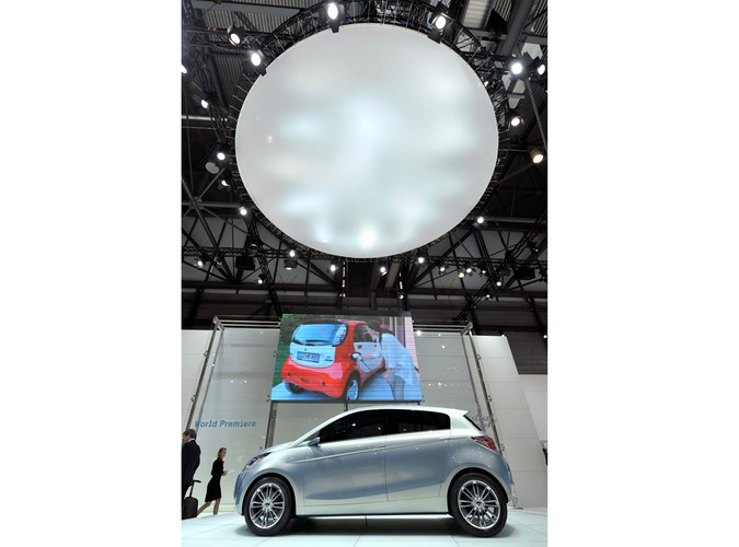 Mitsubishi Concept Global Small