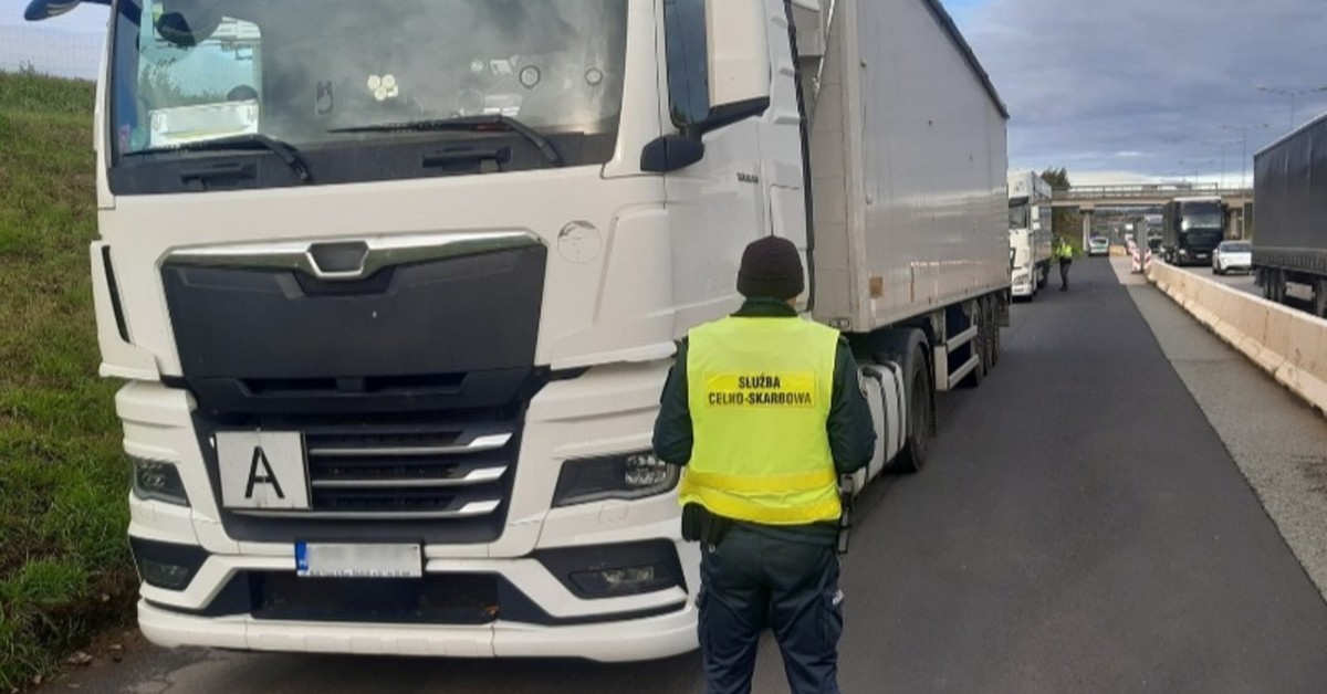 37 ton nielegalnych odpadów w drodze do Polski! KAS zatrzymała gigantyczny transport na A4