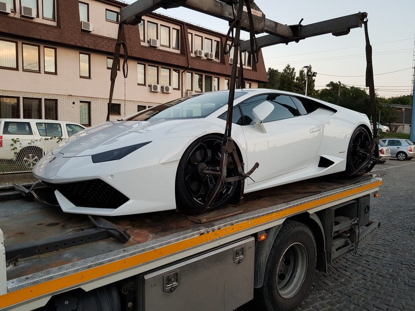 Automobil kojeg je odneo pauk