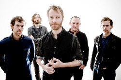 The National "Laugh Track". A oni dalej swoje. I dobrze [RECENZJA]