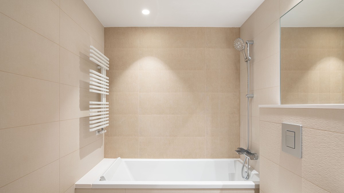 Kada ili tuš kabina: Evo šta je bolje i praktičnije za kupatilo i koliko vode se troši