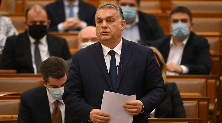 Orbán Viktor miniszterelnök napirend előtt szólal fel az Országgyűlés plenáris ülésén 2020. december 14-én / Fotó: MTI/Illyés Tibor