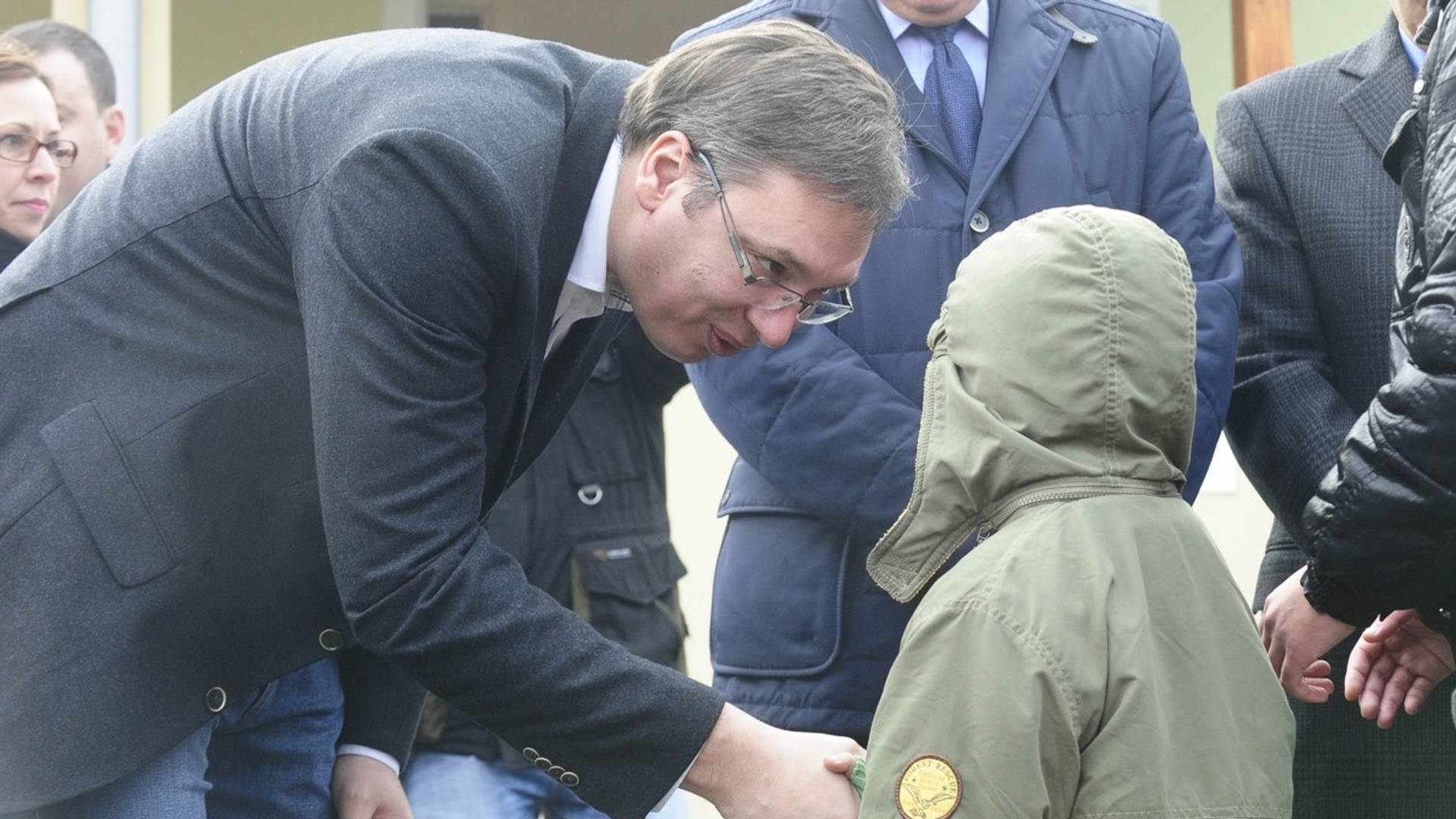 Oprobani recept Aleksandra Vučića: Preko bolesne dece do cilja