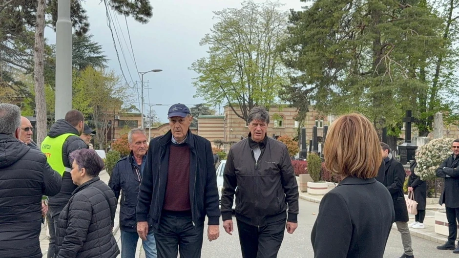 Žarko Zečević na sahrani Duška Vujoševića