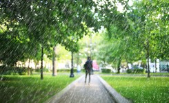 Prognoza pogody na majówkę 2024 się zmienia. Tylko dwa regiony w normie [FOTO]