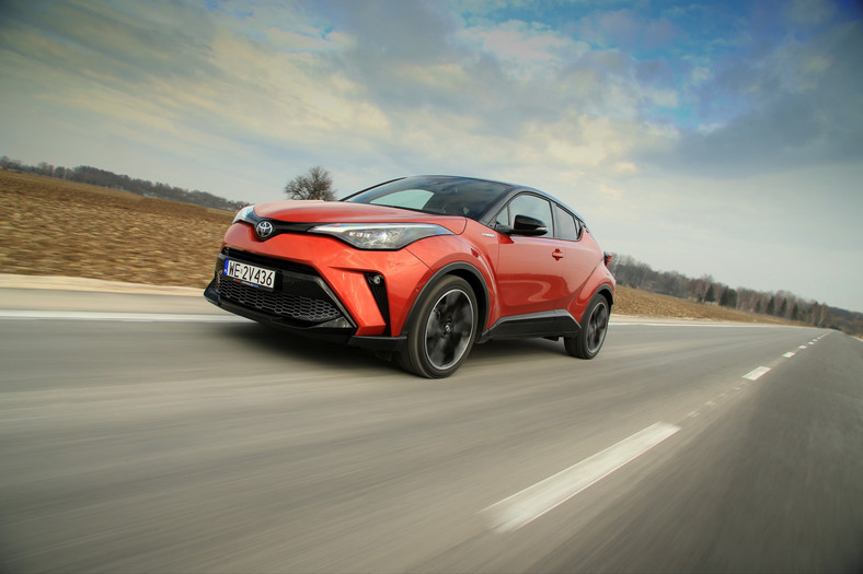 Toyota C-HR GR Sport 2.0 Hybrid (2021 r., 1. generacja, lifting)