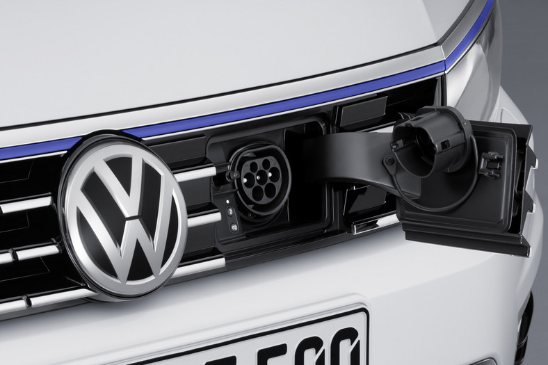 Paryż 2014: Volkswagen Passat GTE