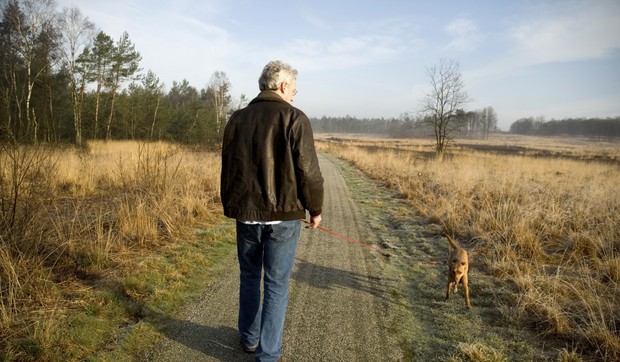 Stariji čovek - ilustracija