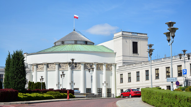 Następne posiedzenie - jak wynika z informacji na stronie Sejmu - zaplanowano w dniach 29 września - 1 października br.