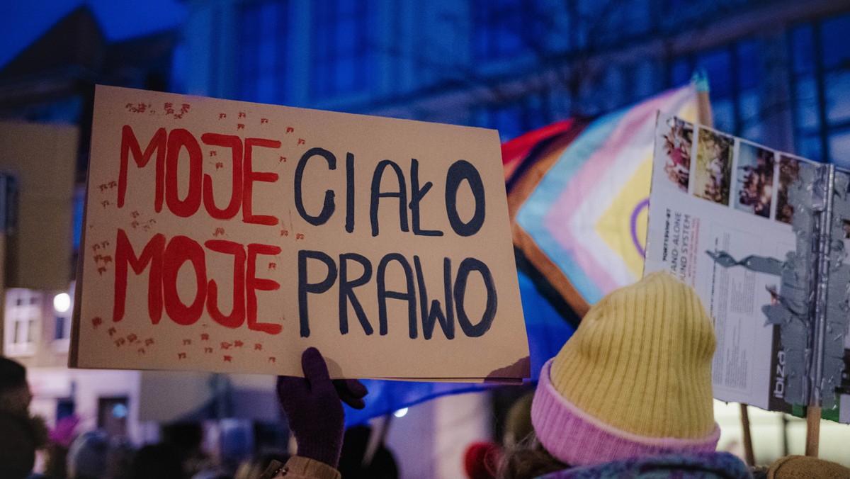 Stosunek Polaków do aborcji. Zaskakujące wyniki [SONDAŻ]