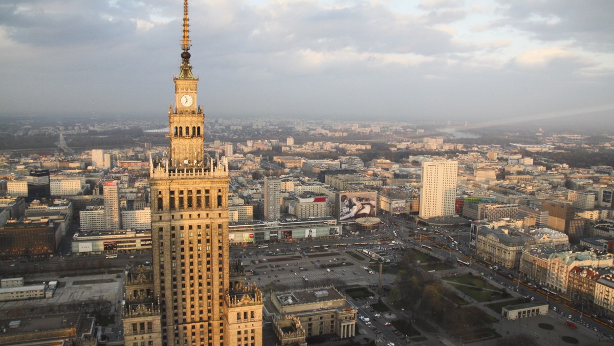 Mówi się o kandydowaniu z ramienia PiS na prezydenta Warszawy Stanisława Karczewskiego oraz Patryka Jakiego, ale może pojawić się także inny kandydat, który będzie zupełnym zaskoczeniem – powiedział politolog z UW dr Bartłomiej Biskup.