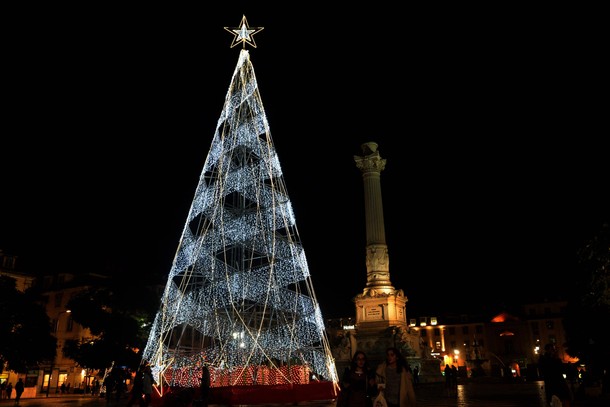 PORTUGAL-LISBON-CHRISTMAS-LIGHT