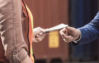 Wypłata od pracodawcy do zwrotu, podatek niekoniecznie