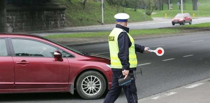 Ci policjanci dużo wypili. Mówią, że... amolu