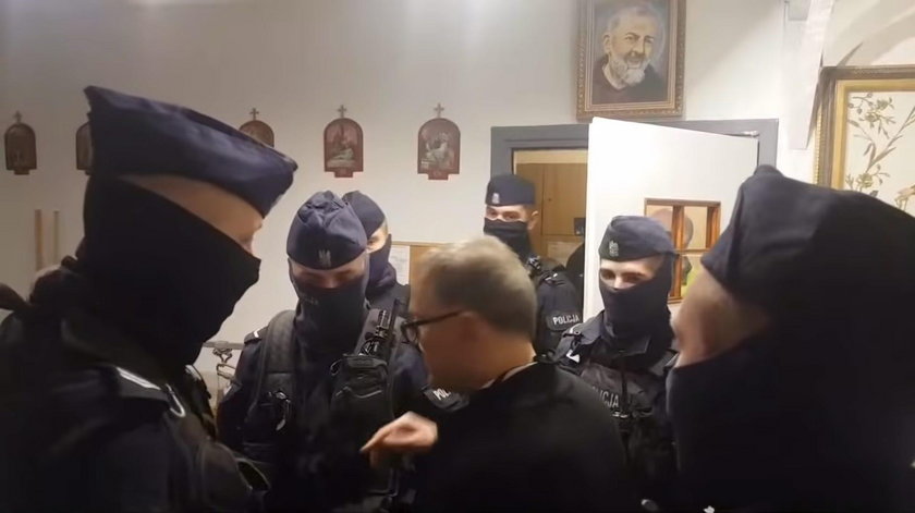 Poznań: interwencja policji u Salezjanów. Ksiądz łamie nakazy