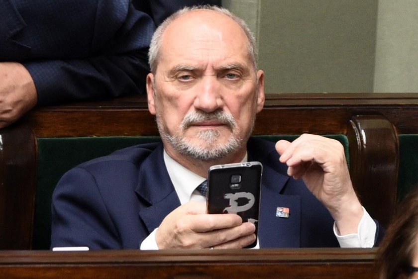 Macierewicz ograł kombatantów