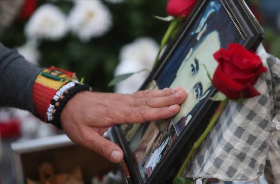 Sveće za pokojnog mladića