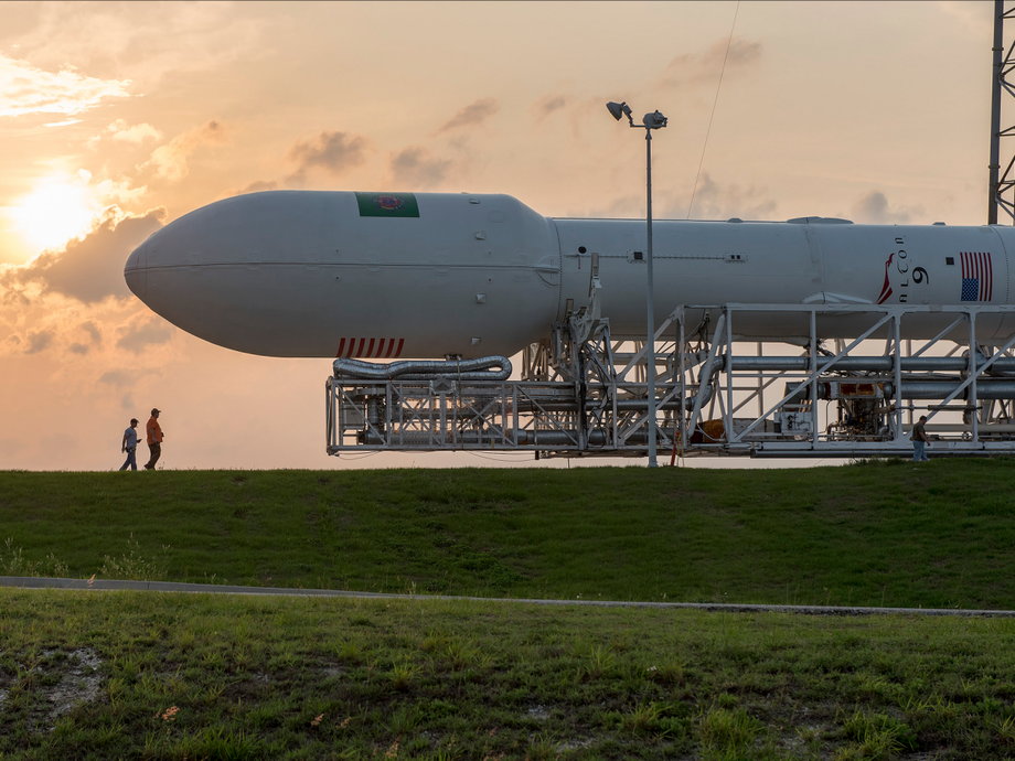 instead-of-throwing-away-tens-of-millions-of-dollars-every-single-launch-reusable-rockets-can-fly-over-and-over-again-the-only-cost-per-falcon-9-launch-would-be-a-few-replacement-parts-and-about-200000-for-rocket-fuel