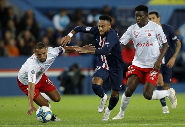 Liga francuska: Wpadka Paris Saint-Germain. Lider przegrał na własnym stadionie [WIDEO]