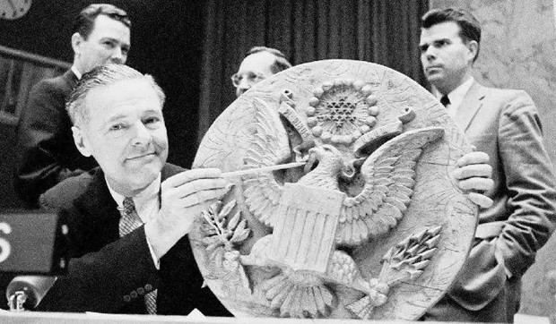 Prislušni uređaj bio je skriven u umetničkom delu | Foto: Getty Images