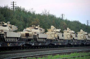 Czołgi z całego świata zmierzają do Polski. Komuś wyraźnie się spieszy