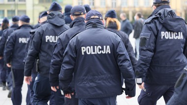 czarna seria w polskiej policji. śmierć czterech mężczyzn i sprawa z b