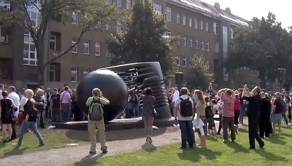 Spomenik Nikoli Tesli u Pragu