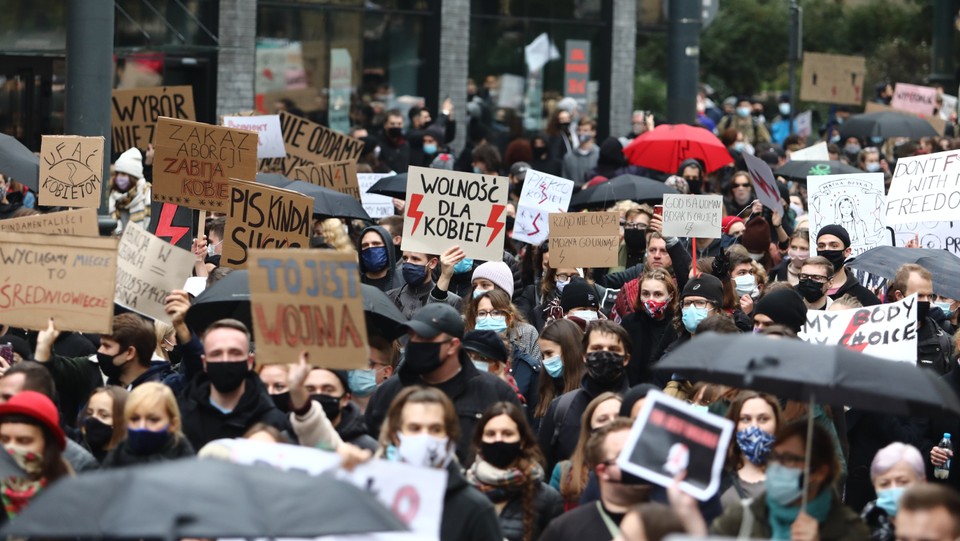 Protesty przeciwko zakazowi aborcji po raz kolejny odbyły się w całej Polsce