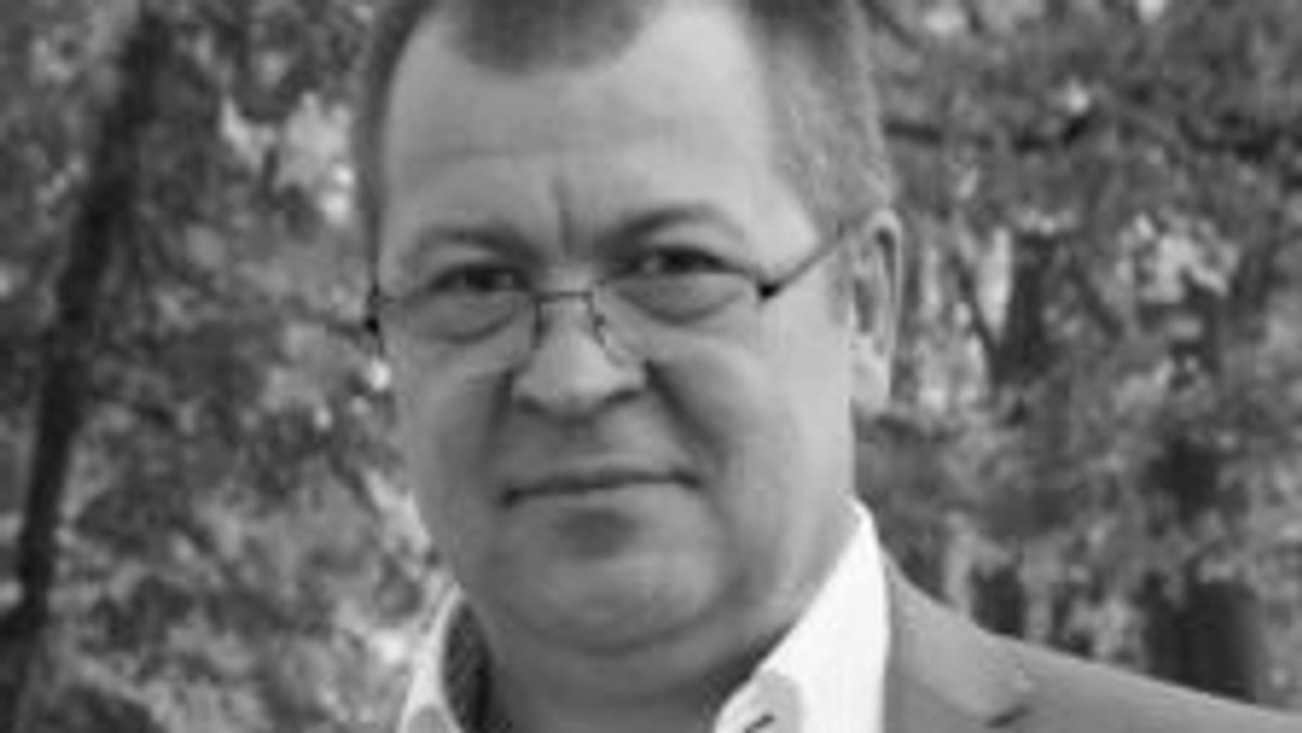 Tragedia w podwarszawskim Nieporęcie. Robert Makowski, wiceburmistrz Wołomina, został uderzony oderwanym konarem drzewa podczas burzy, jaka przechodziła nad regionem. Po przewiezieniu do szpitala zmarł.