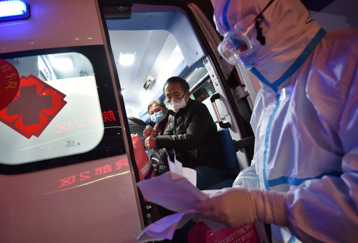 COVID-19 patients transferred to Leishenshan Hospital in Wuhan