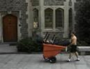 Nowe wymagania sanitarne ograniczą liczbę miejsc w akademikach. Czy studenci wrócą do wynajmowania stancji?