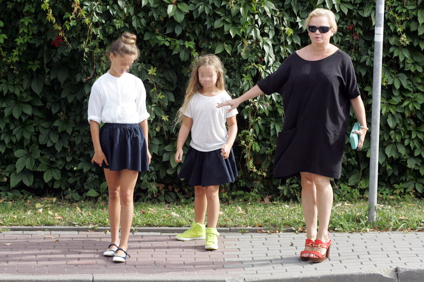 Katarzyna Figura odprowadza Koko i Kaszmir do szkoły w Gdyni