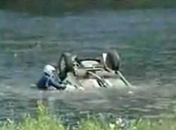 Ten rajdowiec metę miał w jeziorze