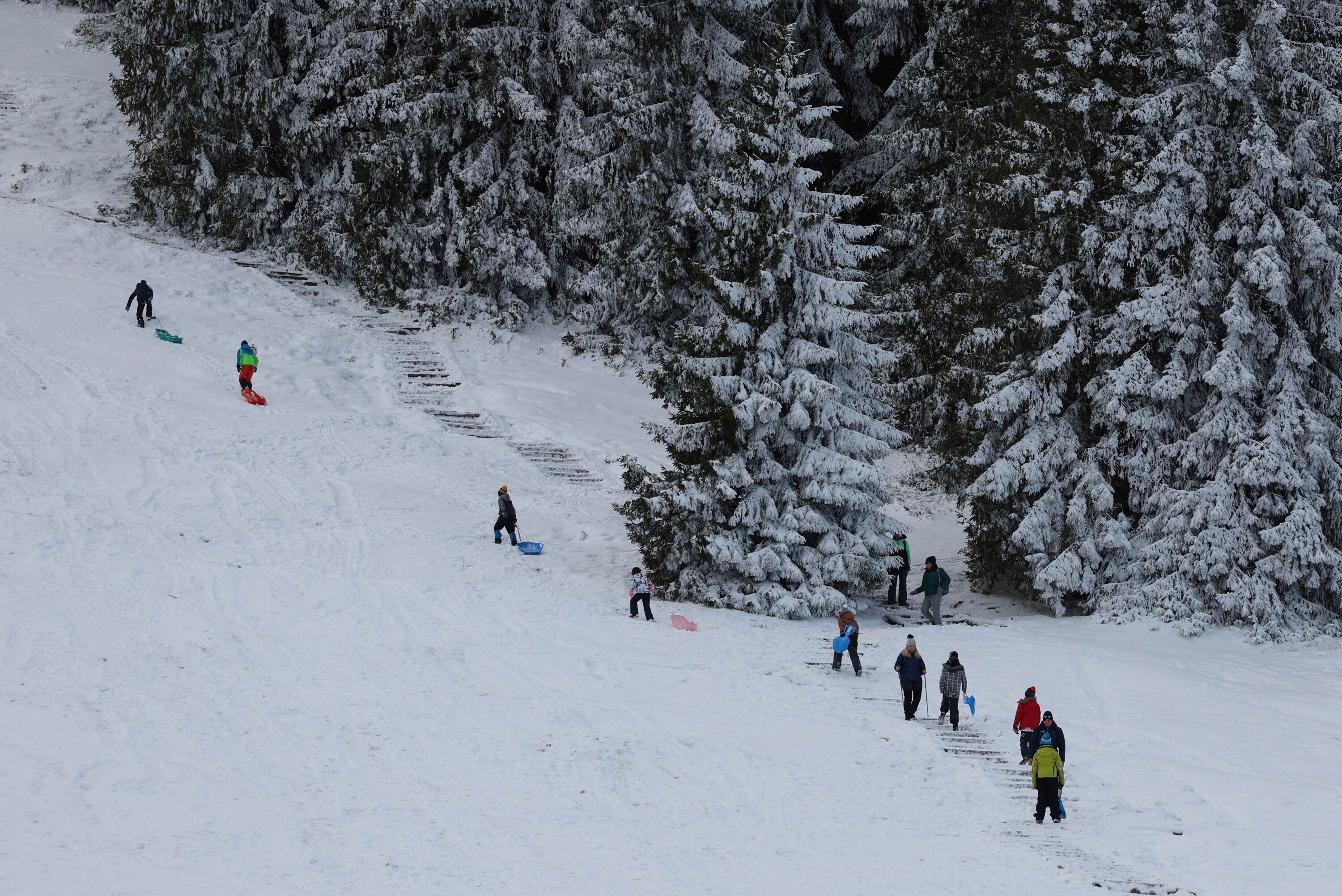 W Tatrach drugi stopień zagrożenia lawinowego i odczuwalnie -22°C