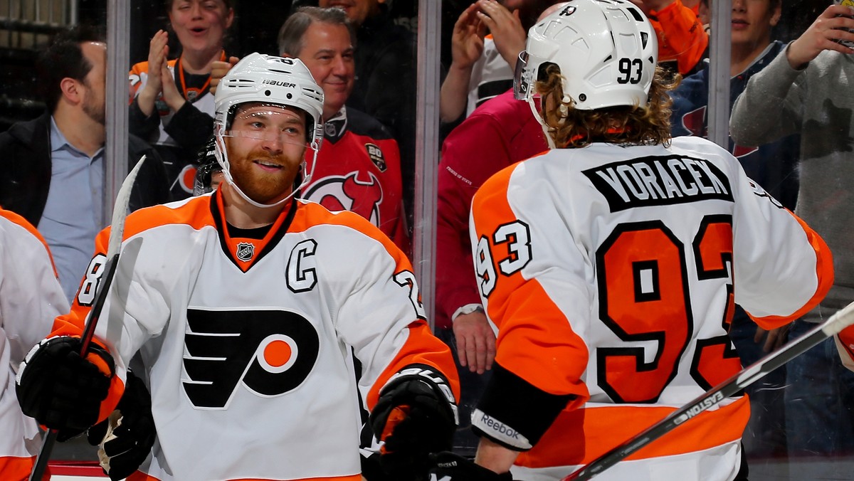 Shayne Gostisbehere z Philadelphia Flyers przedłużył serię punktową do 13 występów z rzędu, a Lotnicy wygrali 6:3 z New Jersey Devils. "Duch" już kilka spotkań temu ustanowił nowy rekord najdłuższej passy punktowej wśród obrońców-debiutantów.