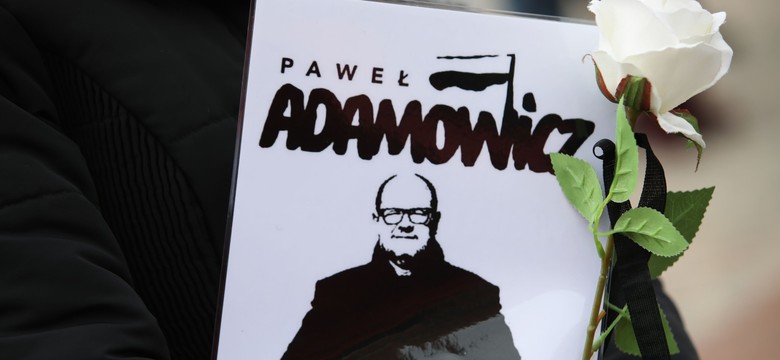 Paweł Adamowicz honorowym obywatelem Białegostoku. Radni PiS przeciwni