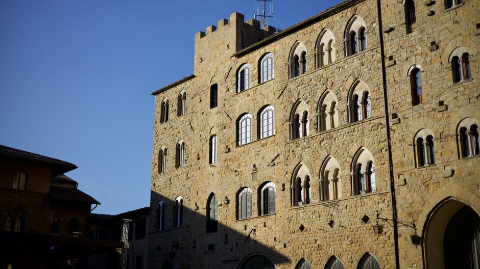 Palazzo Pretorio o zachodzie słońca.