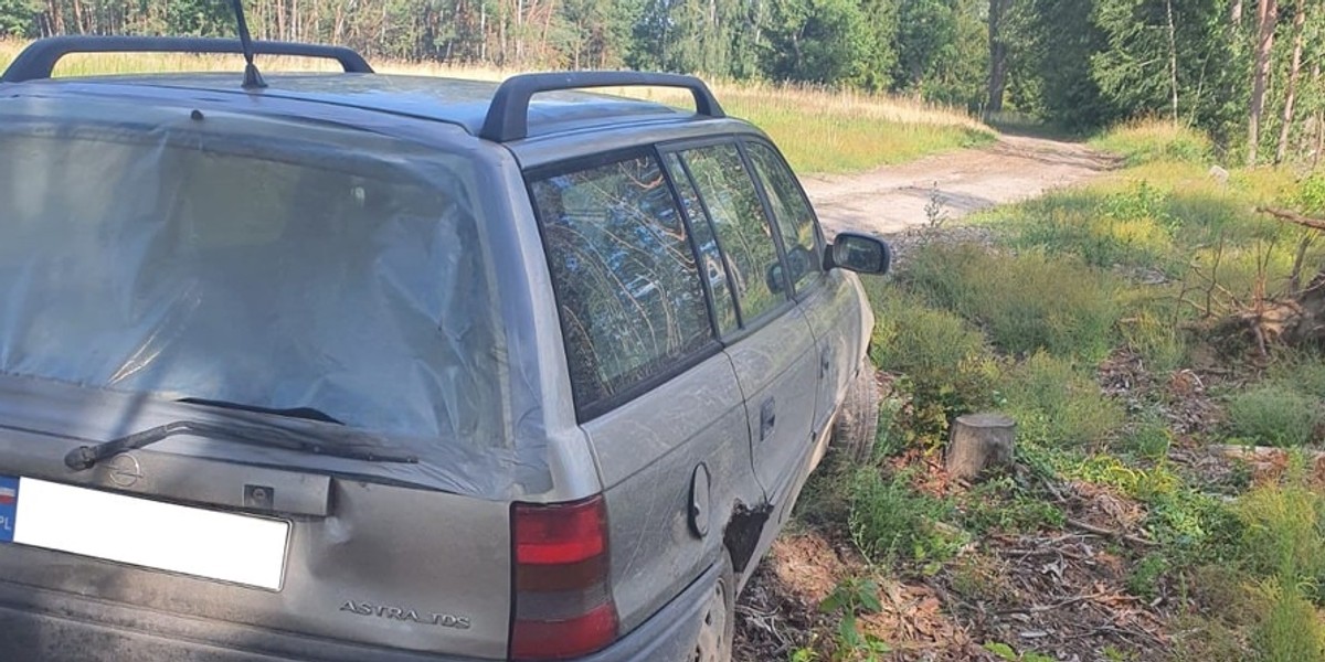 Nastolatkowie uciekali przed policją samochodem ojca.