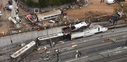 Pędzili po śmierć 190 km/h. Zobacz jak rozbił się pociąg w Hiszpanii INFOGRAFIKA