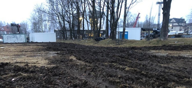 Organizatorzy "Sylwestra marzeń" zniszczyli zabytkową łąkę w Zakopanem. Konserwator zabytków przygląda się sprawie [ZDJĘCIA]