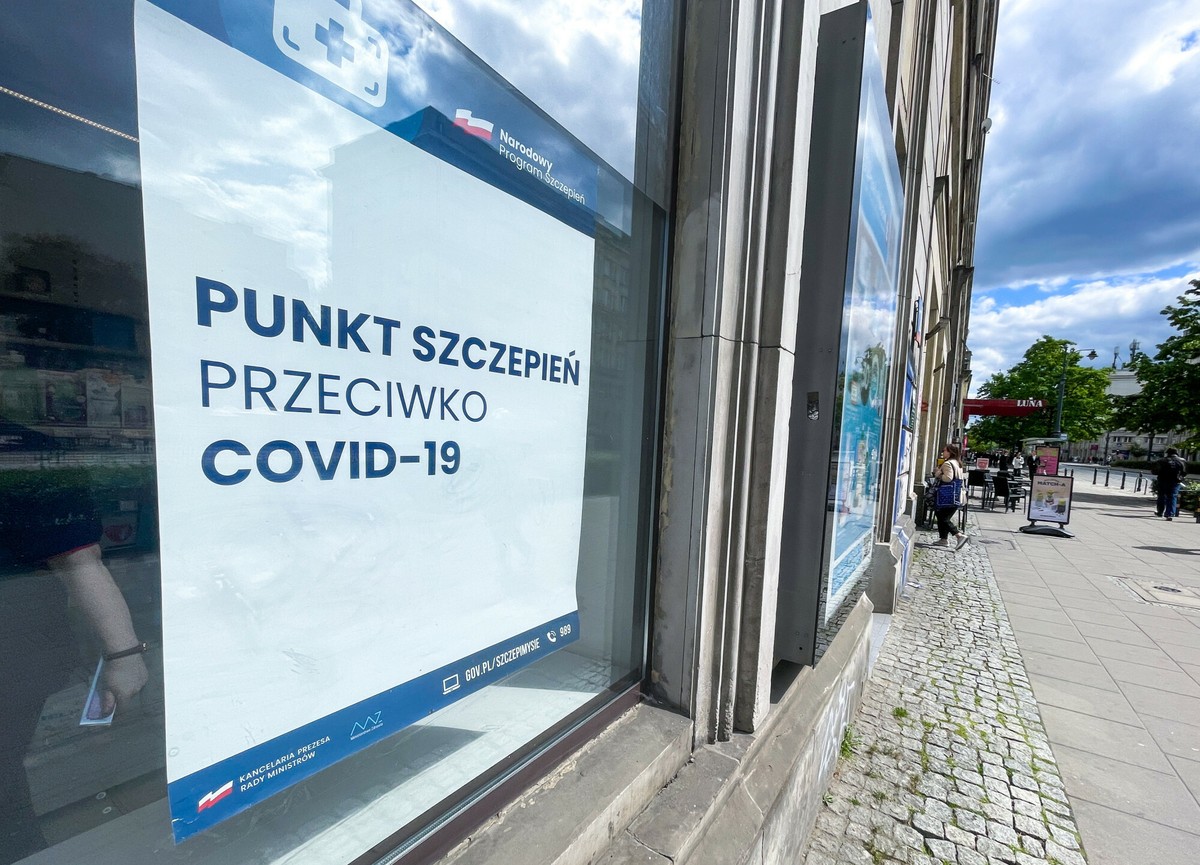 Wznowienie szczepień przeciw COVID-19. Ministerstwo podaje datę