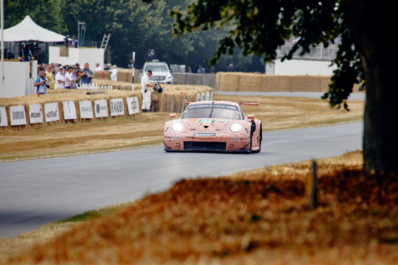 70 lat Porsche – parada w Goodwood