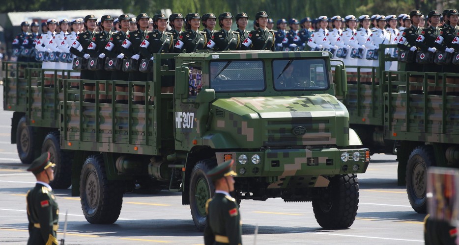 Parada wojskowa w Pekinie z okazji 70. rocznicy zakończenia II wojny światowej. Żeński korpus medyczny  Fot. EPA/WU HONG