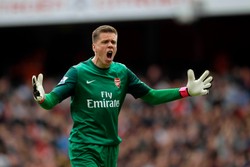 Wojciechowi Szczęsnemu gole strzelają już nawet... kobiety. WIDEO