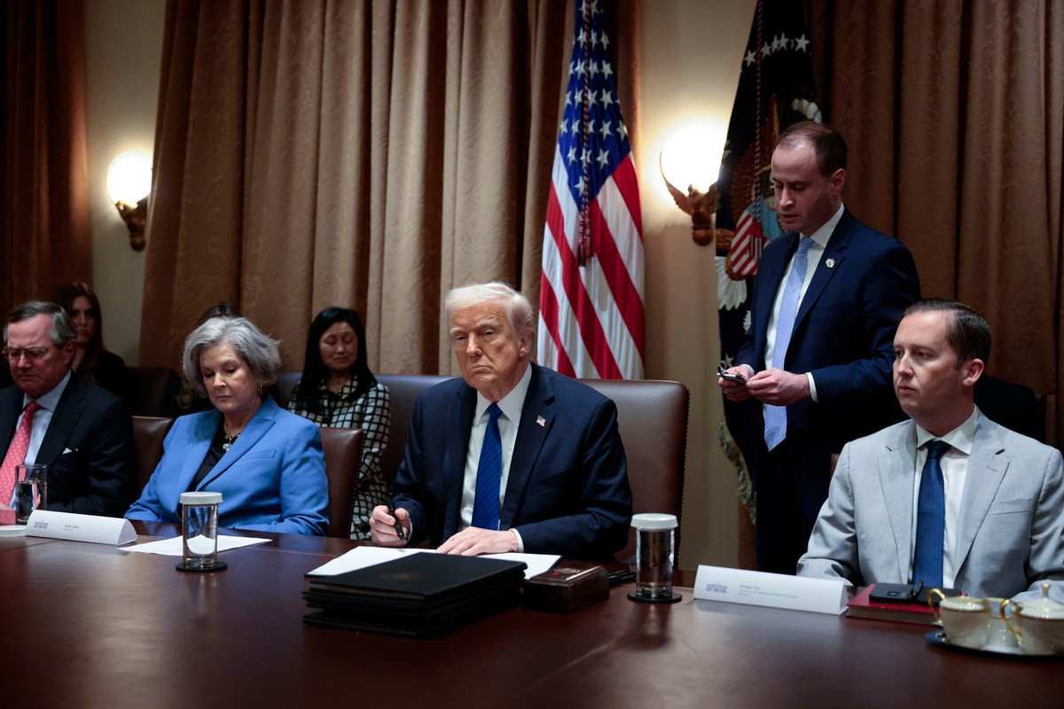 Wyciek tajnych danych w USA. Doradca Trumpa bierze "pełną odpowiedzialność"