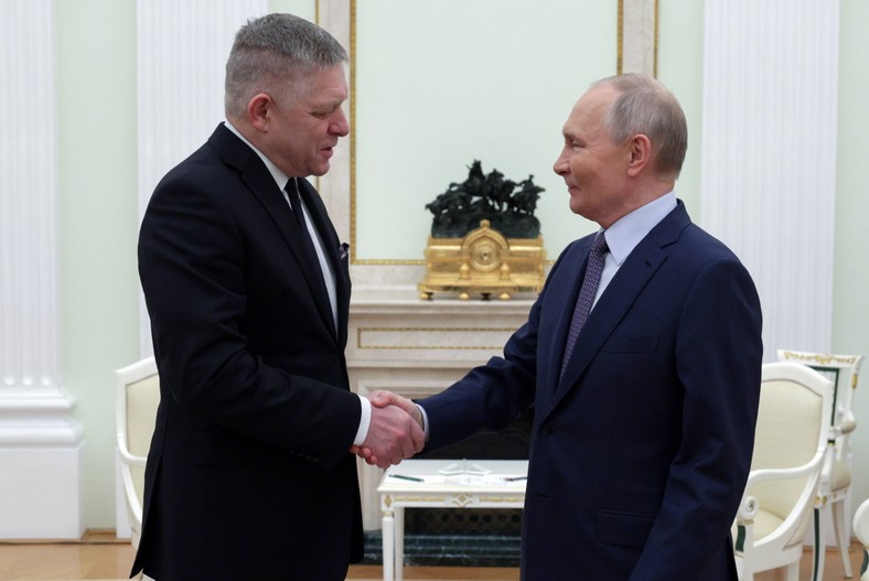 Robert Fico ostro krytykuje prezydenta Ukrainy, aby odwrócić uwagę od słowackich skandali [Źródło: Onet]