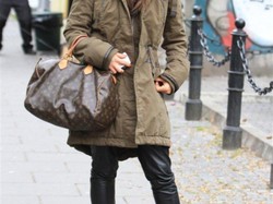 Dodatek na miarę gwiazdy! Kto pojawił się z bardzo drogą torebką?