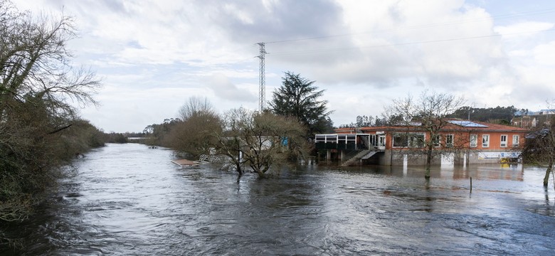 Pogodowy armagedon u bram Europy. Potężna burza znad Afryki uderzyła w popularne kurorty